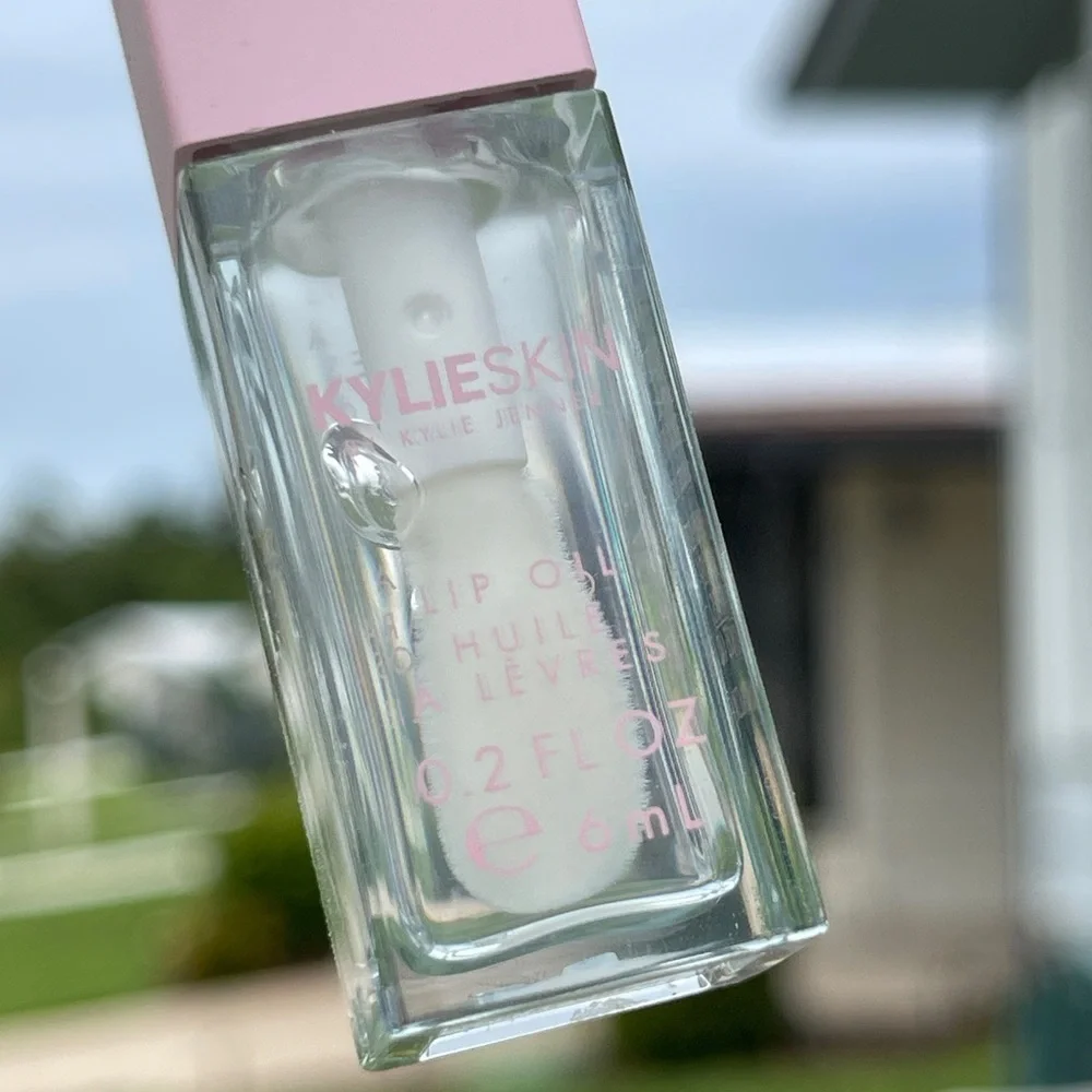 KYLIE COSMETICS Lip Oil In Coconut Clear